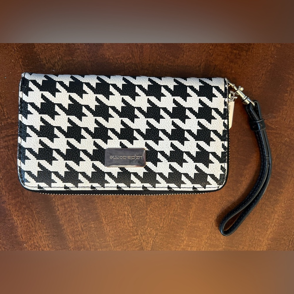 Liz Claiborne Black and White Houndstooth Clutch Billfold